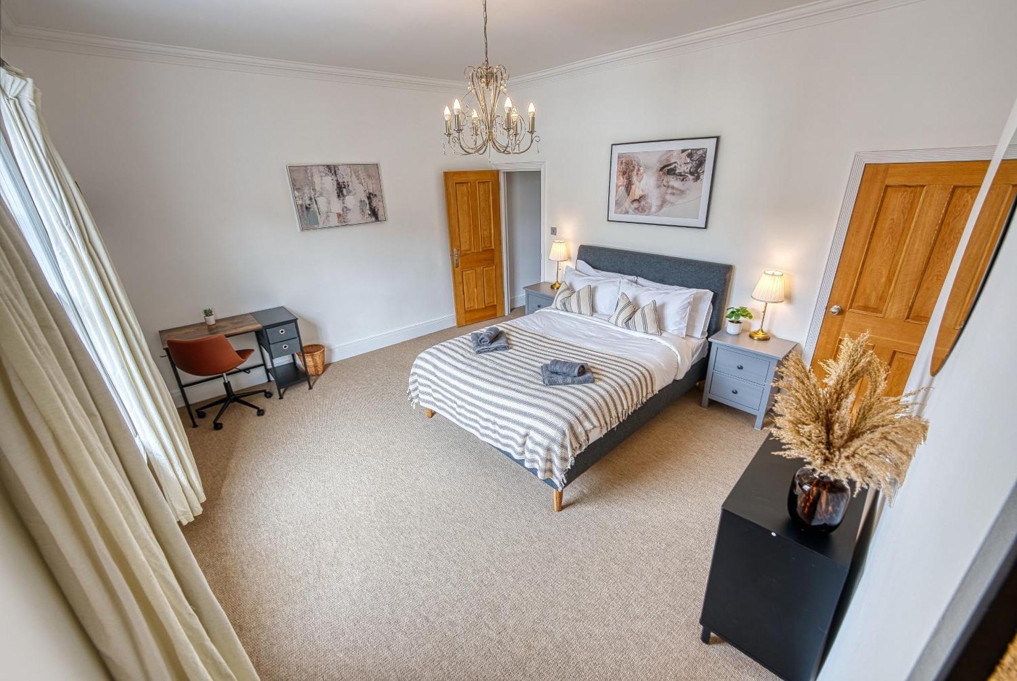 2 Bed Stunning Chic Modern Spacious Apt, Ocean Village, Southampton - Plenty Of Parking - By Blue Puffin Stays Exterior photo